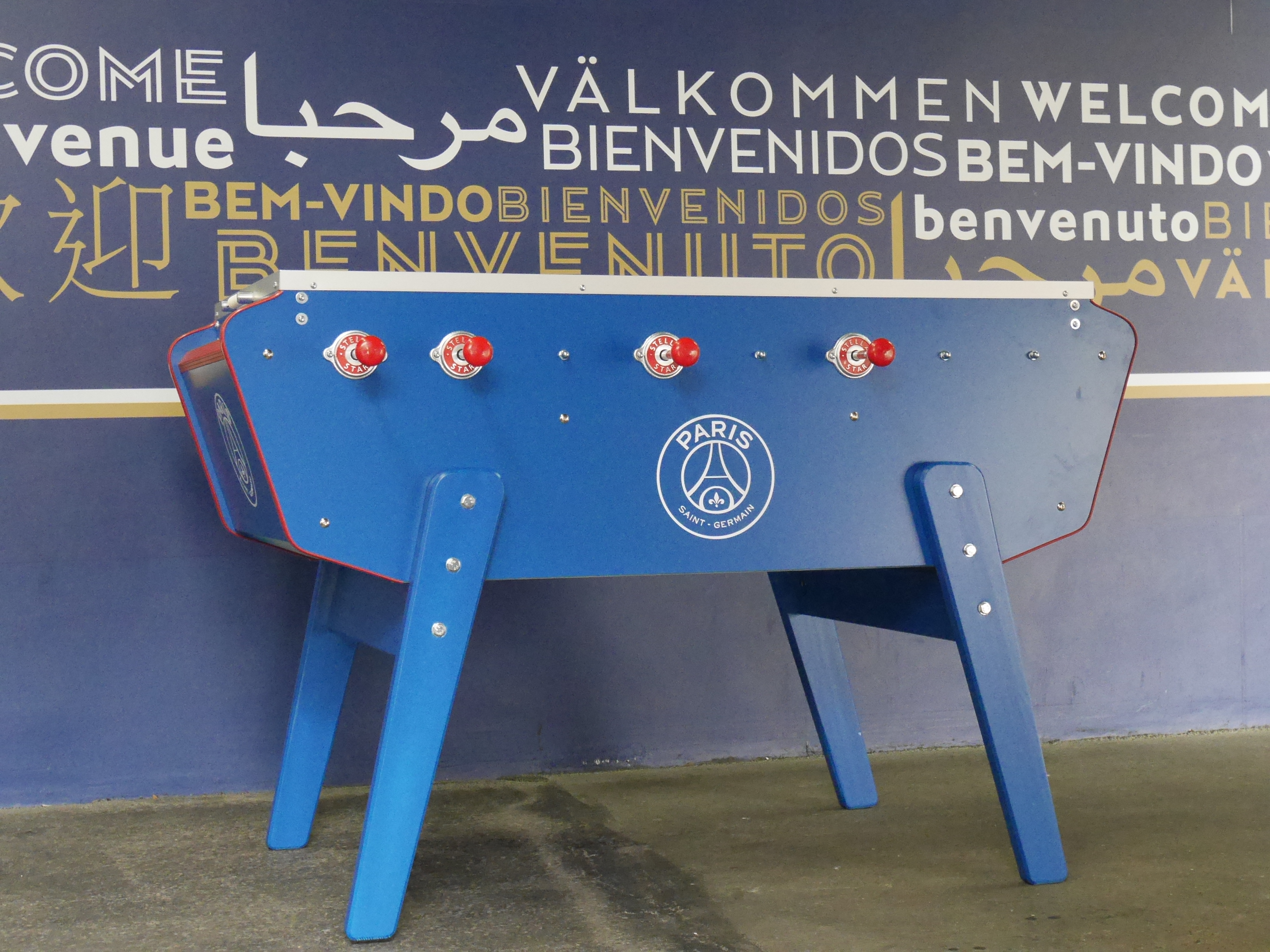 baby-foot bleu de face de l'équipe de france