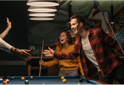 Des jeux pour animer vos soirées : baby-foot, billard et ping pong